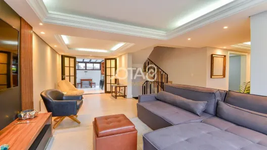 Sobrado com 4 Quartos à venda, 251m² no Água Verde, Curitiba