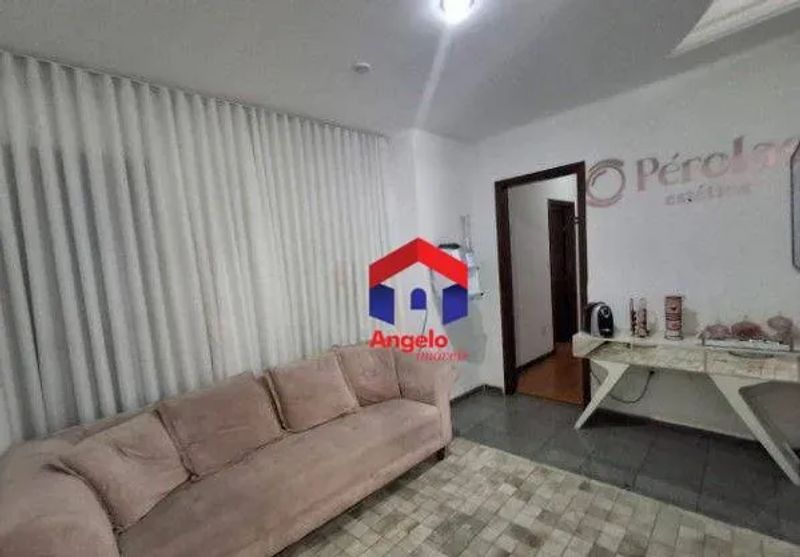 Casa com 4 quartos — Santa Mônica, Belo Horizonte