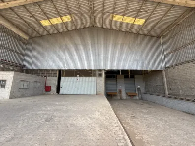 Galpão/Depósito/Armazém para venda ou aluguel, 2400m² no Civit II, Serra