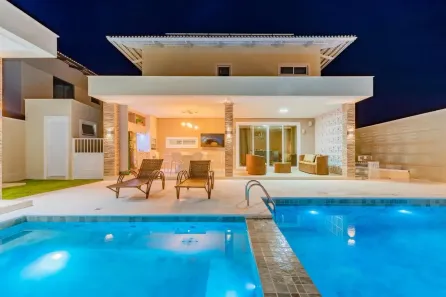 Casa de Condomínio com 4 Quartos à venda, 300m² no Pires Façanha, Eusébio