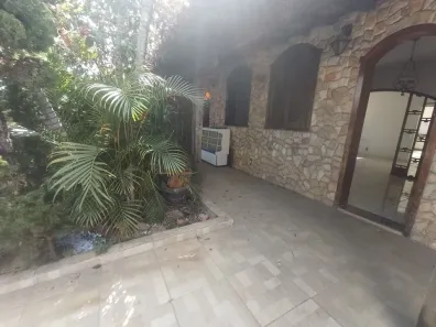 Casa com 3 Quartos para alugar, 360m² no Santa Branca, Belo Horizonte