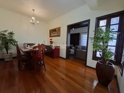 Casa com 4 Quartos à venda, 300m² no Jardim Itu, Porto Alegre