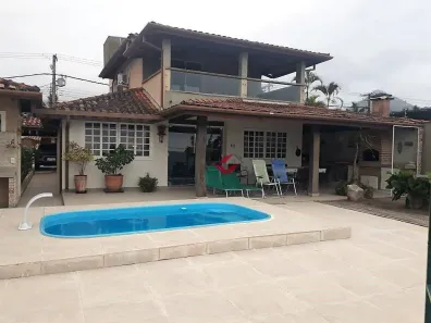 Sobrado com 5 Quartos à venda, 360m² no Massaguaçu, Caraguatatuba