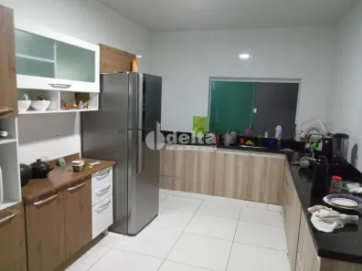 Casa com 2 Quartos à venda, 220m² no Jaraguá, Uberlândia