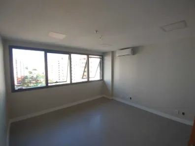 Sala Comercial para alugar, 38m² no Passo da Areia, Porto Alegre
