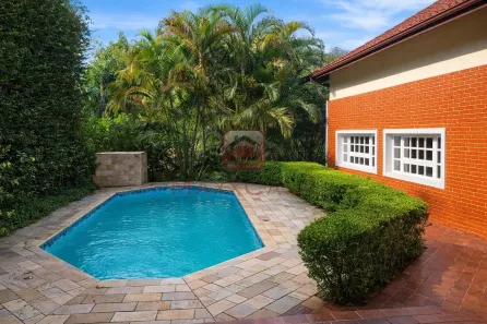 Casa de Condomínio com 5 Quartos à venda, 330m² no Jardim das Palmeiras (Zona Sul), São Paulo