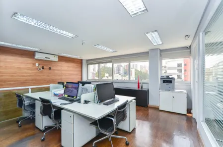 Sala Comercial à venda, 140m² no Vila Andrade, São Paulo