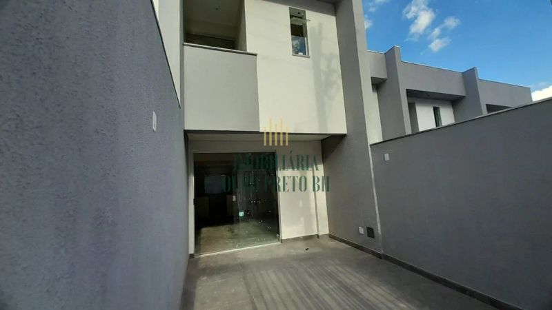 Casa com 2 quartos — Planalto, Belo Horizonte