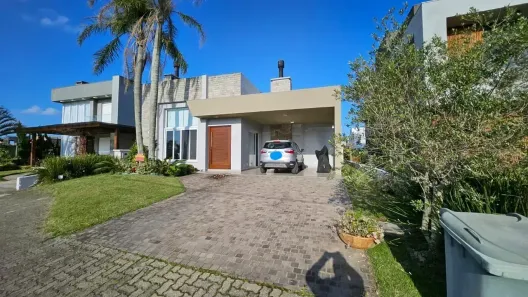 Casa de Condomínio com 4 Quartos à venda, 187m² no Capão da Canoa, Capão da Canoa