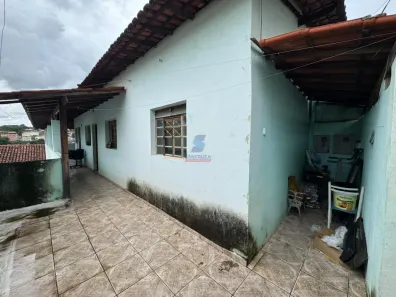 Casa com 2 Quartos à venda, 100m² no Alvorada, Contagem