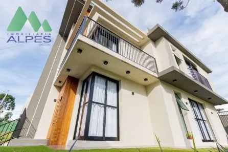 Casa de Condomínio com 3 Quartos à venda, 205m² no Pinheirinho, Curitiba