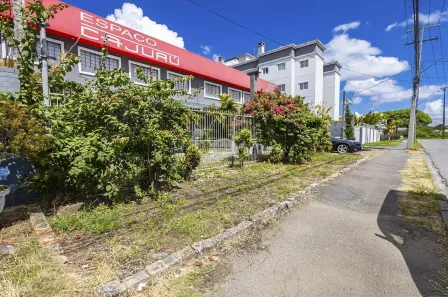 Galpão/Depósito/Armazém com 3 Quartos à venda, 700m² no Cajuru, Curitiba