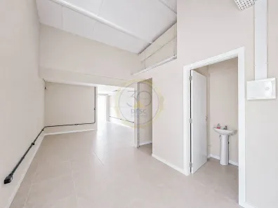 Sala Comercial para alugar, 67m² no Areias, Camboriú
