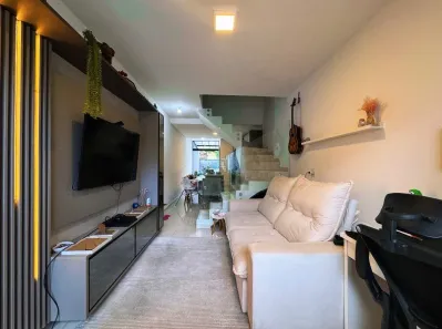 Sobrado com 2 Quartos à venda, 61m² no São Marcos, Joinville