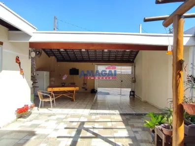 Sobrado com 3 Quartos à venda, 200m² no Loteamento Villa Branca, Jacareí