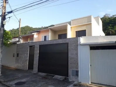 Sobrado com 4 Quartos à venda, 190m² no São Francisco, Niterói