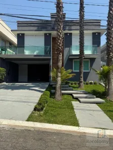 Casa de Condomínio com 3 Quartos para alugar, 226m² no Alphaville, Santana de Parnaíba