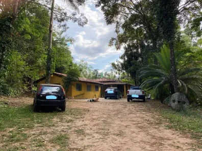 Fazenda/Sítio com 6 Quartos à venda, 331m² no Centro, Analândia