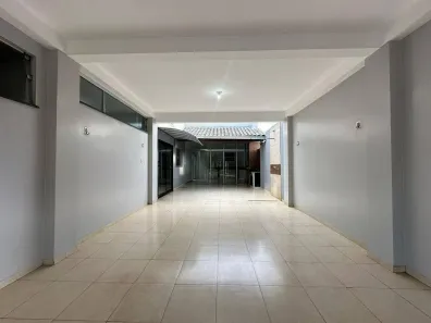 Casa com 3 Quartos para alugar, 190m² no Parque Bandeirante, Rio Verde