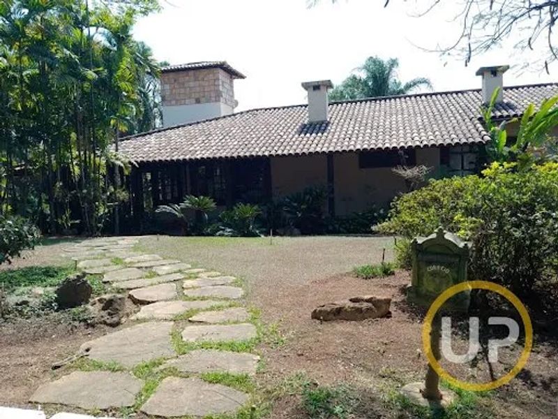 Casa em condomínio com 5 quartos — Braúnas, Belo Horizonte