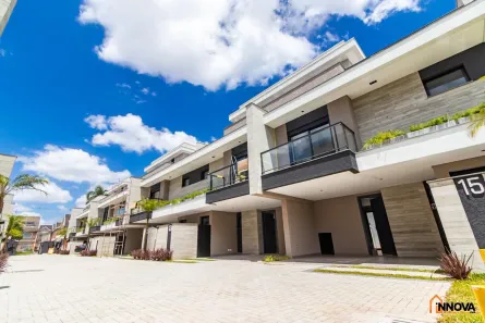 Casa de Condomínio com 4 Quartos à venda, 175m² no Xaxim, Curitiba