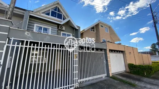 Sobrado com 2 Quartos para alugar, 106m² no Uberaba, Curitiba