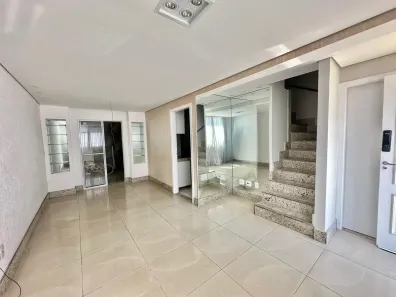 Casa de Condomínio com 3 Quartos para alugar, 130m² no Cabral, Contagem