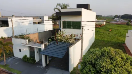 Sobrado com 3 Quartos à venda, 180m² no Jardim Grécia, Porto Rico