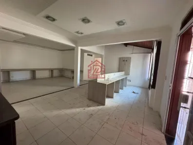 Imóvel Comercial com 3 Quartos para alugar, 200m² no Praia Campista, Macaé