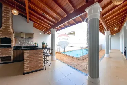 Casa com 3 Quartos à venda, 258m² no Jardim Universitário, Araras