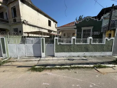 Casa com 3 Quartos para alugar, 141m² no Centro, Duque de Caxias