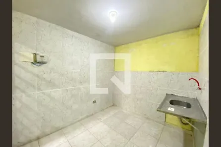 Casa com 1 Quarto para alugar, 50m² no Jardim Pinhal, Guarulhos