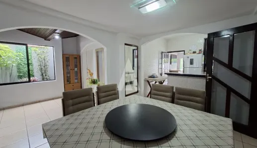 Casa com 3 Quartos à venda, 137m² no Anita Garibaldi, Joinville