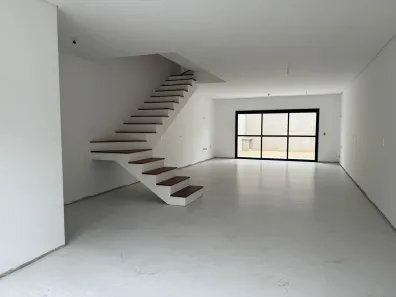 Sobrado com 3 Quartos à venda, 115m² no Anita Garibaldi, Joinville