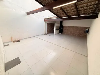 Casa com 3 Quartos à venda, 130m² no Setor Três Marias, Goiânia