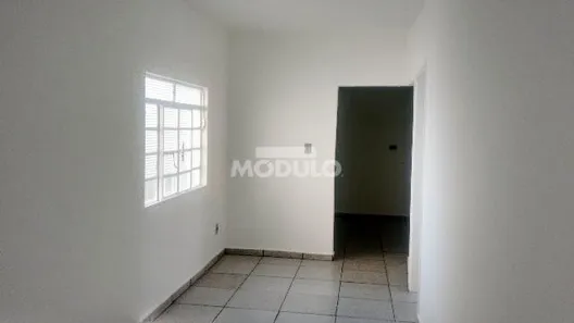 Ponto Comercial para alugar, 300m² no Brasil, Uberlândia