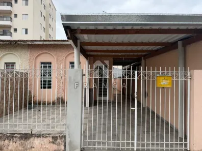 Casa com 2 Quartos para alugar, 100m² no Vila Martinez, Jacareí