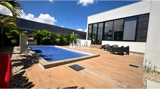 Casa de Condomínio com 3 Quartos à venda, 250m² no Granja Marileusa, Uberlândia