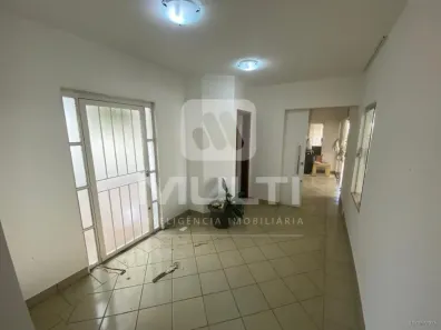 Casa com 4 Quartos para alugar, 400m² no Jardim Karaíba, Uberlândia