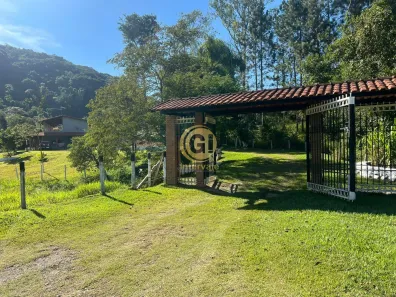 Fazenda/Sítio com 6 Quartos à venda, 700m² no Lagoa Nova, Guararema