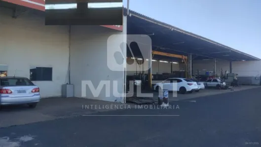 Casa com 1 Quarto para alugar, 1000m² no Distrito Industrial, Uberlândia