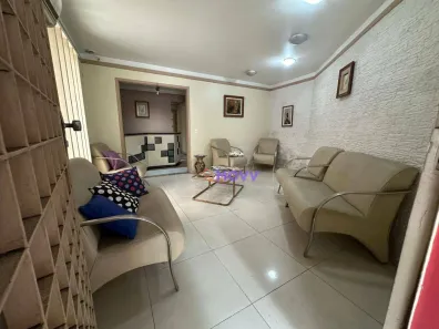 Casa com 8 Quartos para alugar, 700m² no Icaraí, Niterói