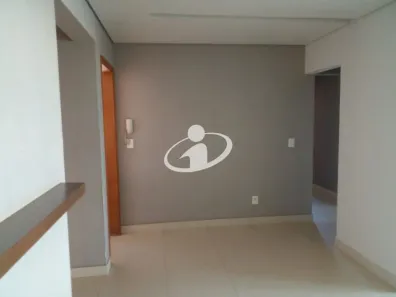 Apartamento com 3 Quartos para alugar, 90m² no Osvaldo Rezende, Uberlândia