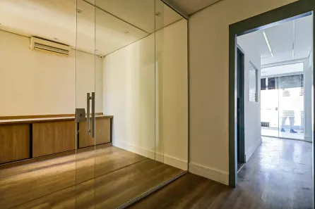 Ponto Comercial com 8 Quartos para alugar, 110m² no República, São Paulo