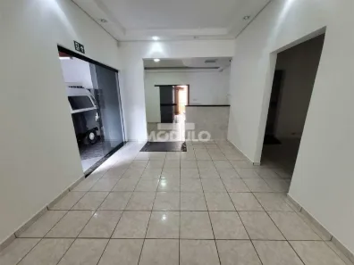 Prédio Comercial com 3 Quartos para alugar, 135m² no Martins, Uberlândia