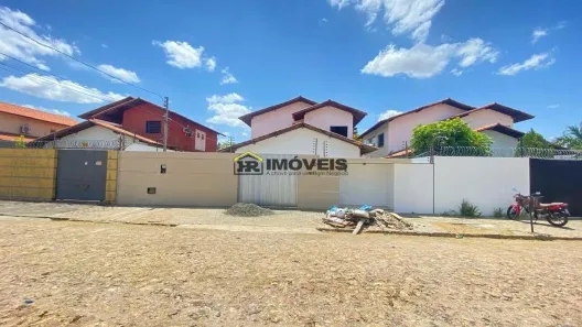 Casa com 4 Quartos para alugar, 245m² no São Cristóvão, Teresina