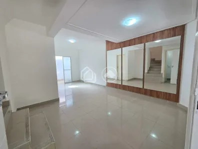 Casa com 3 Quartos para alugar, 110m² no Buritis, Belo Horizonte