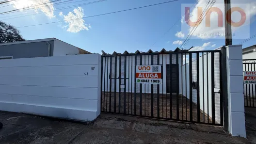 Casa com 3 Quartos para alugar, 85m² no Centro, Campo Grande
