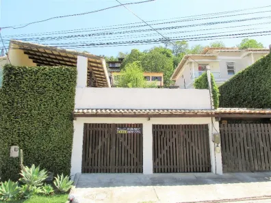 Casa com 4 Quartos à venda, 240m² no Maravista, Niterói