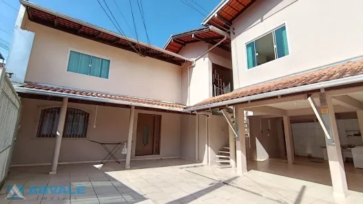 Casa com 2 Quartos para alugar, 65m² no Água Verde, Blumenau